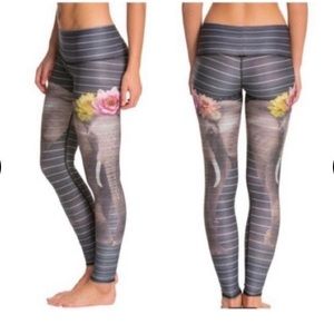 {Teeki} Love the Elephants Leggings